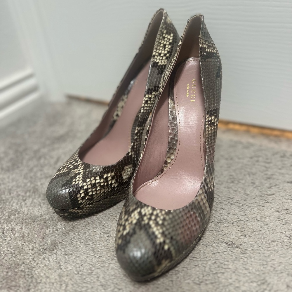 GUCCI
Python Animal Print Pumps